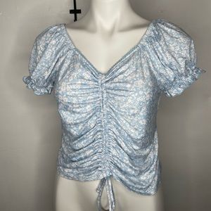 🍋Baby blue floral peasant top